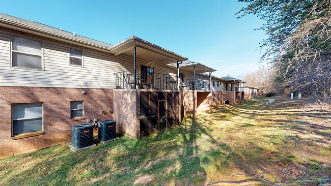 Photo - Oakmont Apartments