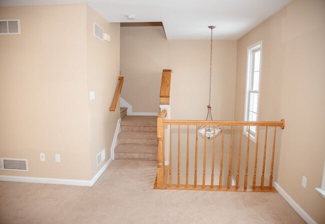 Photo - 465 Sunday Dr