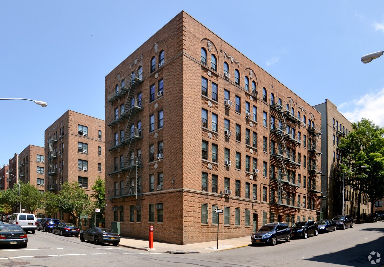 Photo - 1512 Townsend Ave Apartments