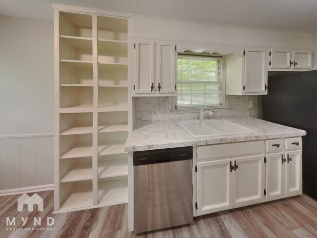 Photo - 5454 Faucett Rd