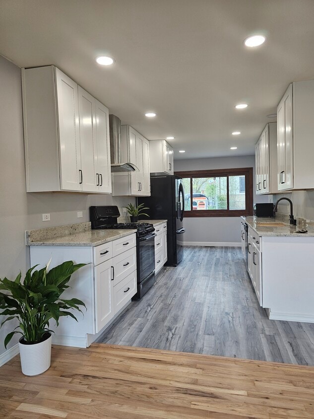 Photo - 390 Kingman Ln (Hoffman Estates, IL)