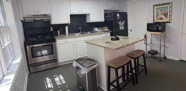 Photo - 1152 Arlington Pkwy NE Unit B