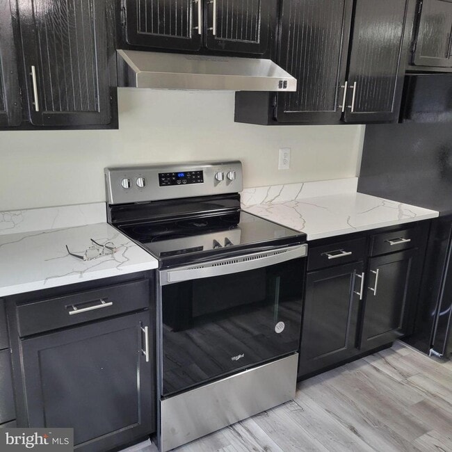 Photo - 1126 Barnaby Terrace SE