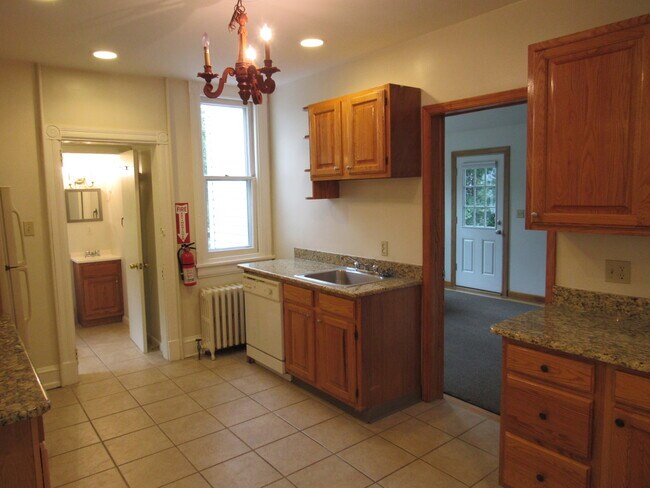 Photo - 480 Quigley Ave