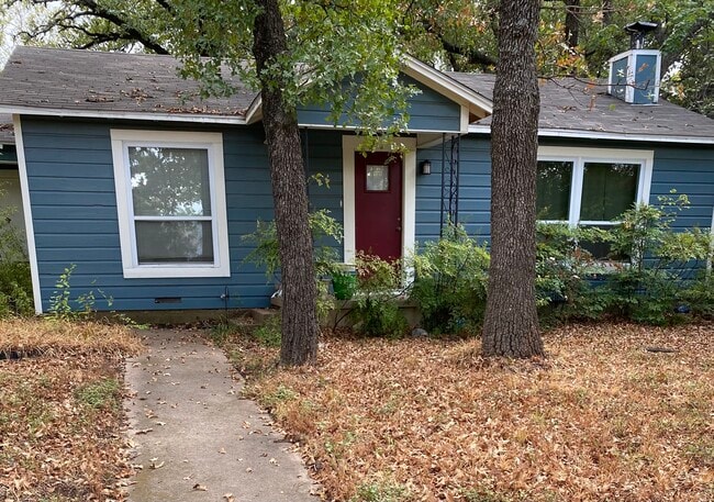 Photo - 1213 Lindsey Street House