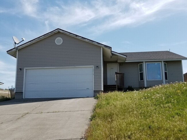 Photo - Charming 3-Bedroom Home in Quiet Cul-de-Sac with Valley Views!