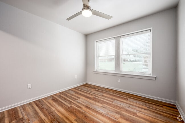 1BR, 1BA - 560SF - Bedroom - Helen Louise Apartments LP