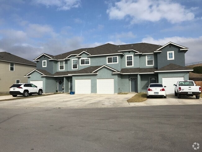 Building Photo - Town home for rent