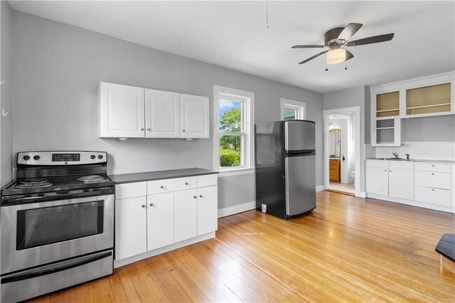 Photo - 291 Maple Ave