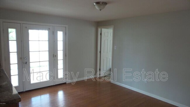 Photo - 3525 E Hearn Rd