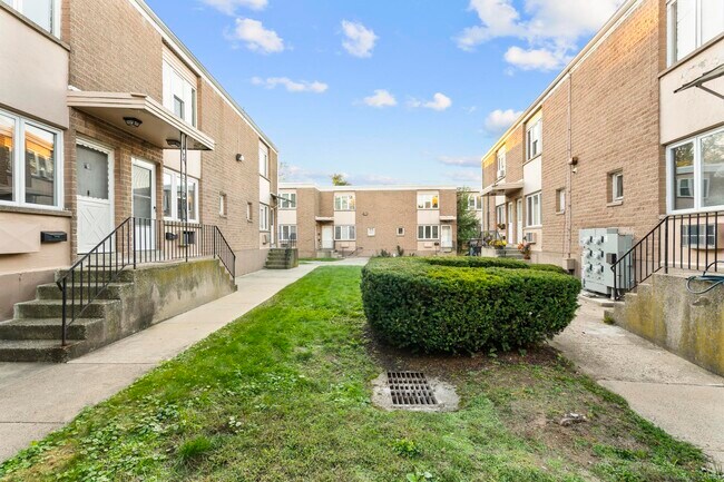 Photo - 120 Wooster St Unit APT B