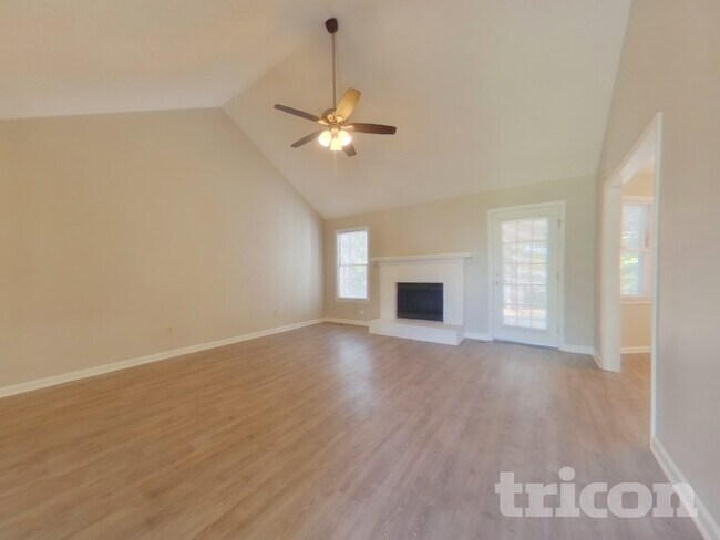Photo - 529 Ferncliffe Rd