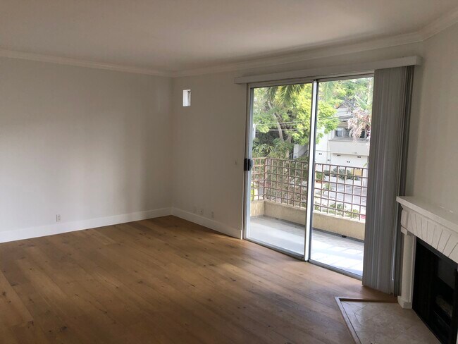 Photo - 1115 Larrabee St Unit 206