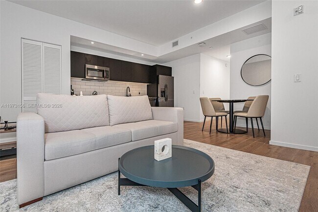 Photo - 398 NE 5th St Unidad 2415