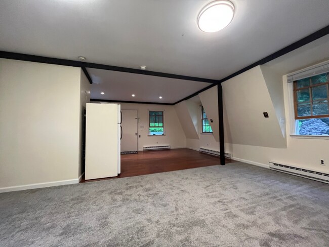 Photo - 322 E Boyds Rd