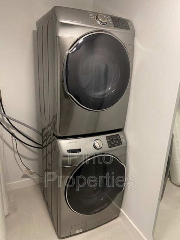 Photo - 10749-10786 86 Ave NW