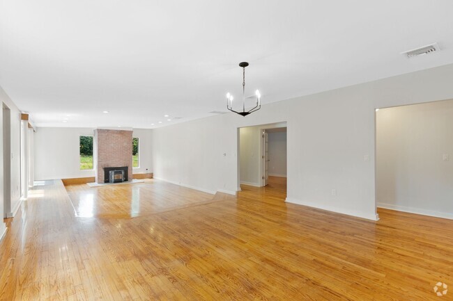 Building Photo - 640 Prospect St Rental