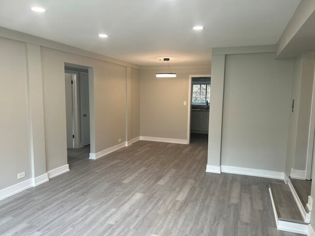 Photo - 6823 N Northwest Hwy Unidad 125