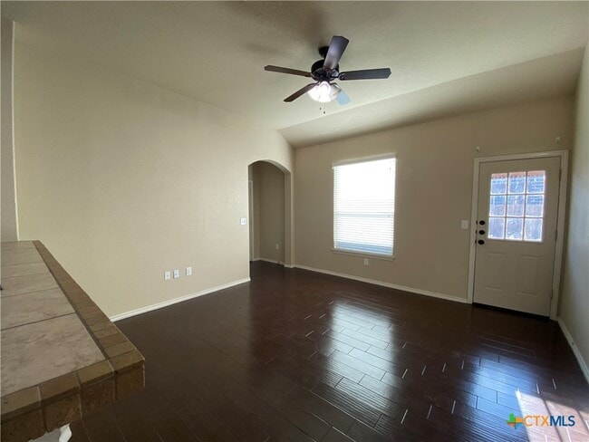 Photo - 688 Creekside Cir