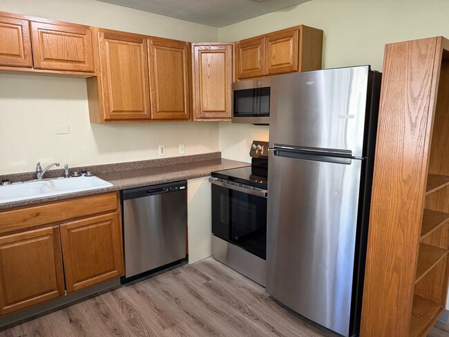 Photo - Updated 2 bedroom 1 bath duplex in Eugene!