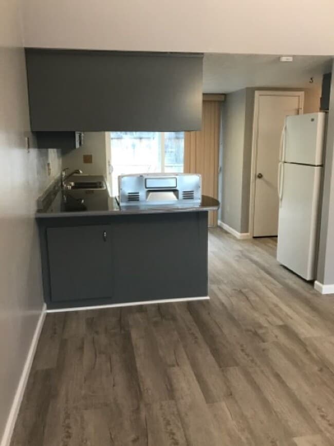 Photo - 297 Monroe Pl