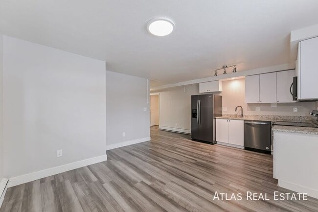 Building Photo - 3150 N Harlan St Unit 08