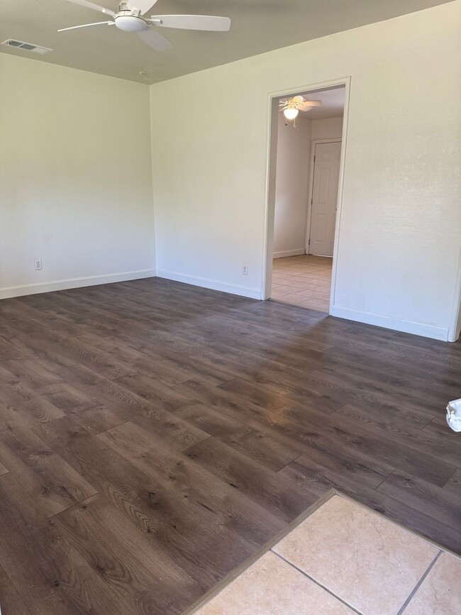 Photo - 514 W Iris Ave Unit 514 W. Iris Ave Apt A