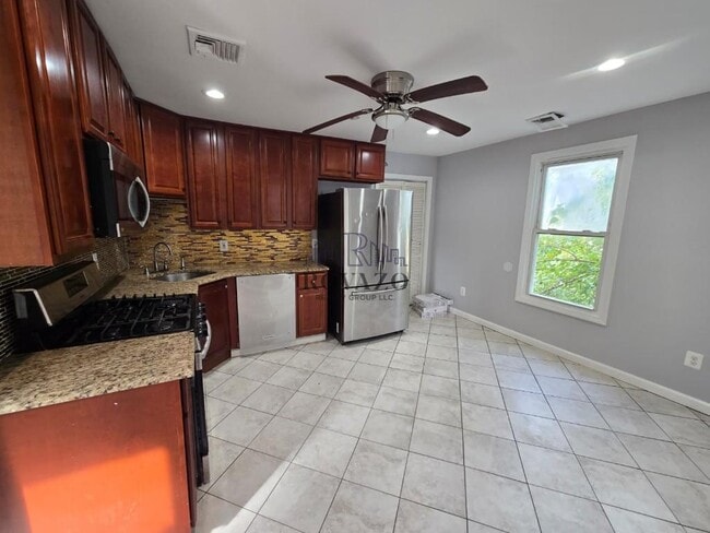 Photo - 42 Crawford St Unit 2