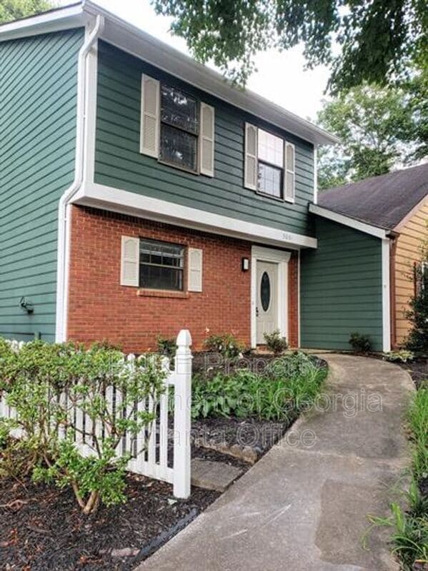 Photo - 5031 Village Green Way