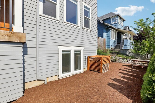 Photo - DESIRABLE CRESTON-KENILWORTH / CORNER LOT, LUXURY 4 BEDROOM, TWO EN-SUITES W/FULL BATHS