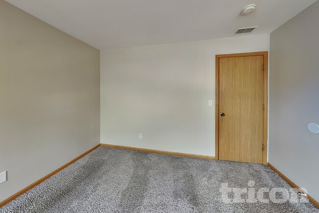 Photo - 719 Bayles Dr