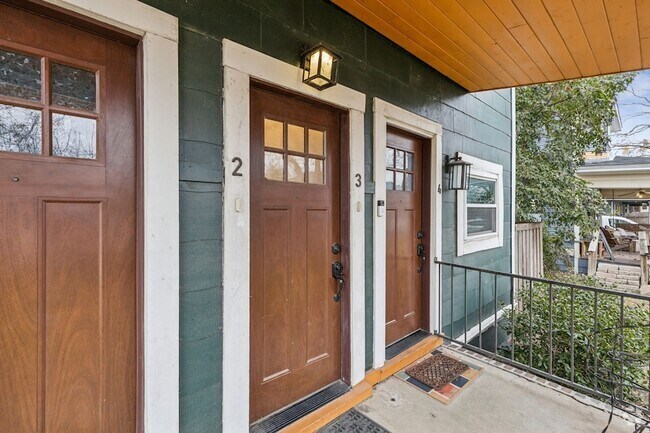 Building Photo - 5309 Side Ave Unit 3 Rental
