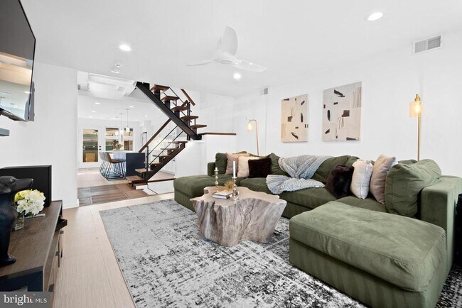 Photo - 1226 Gerritt St