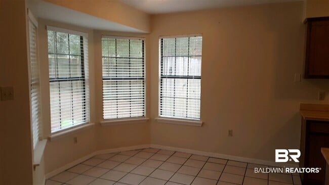 103 Rainer Cir
