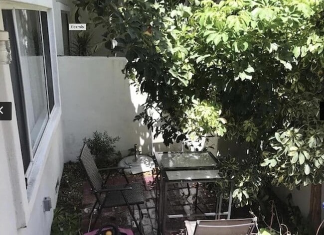 Photo - 18555 Collins St Unit C8