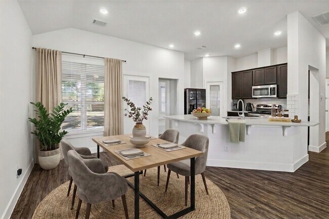 Photo - 260 Shoreview Dr