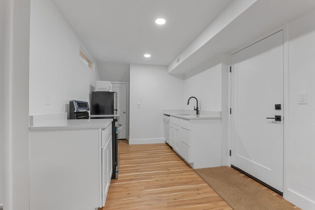 Photo - 1543 Binford St