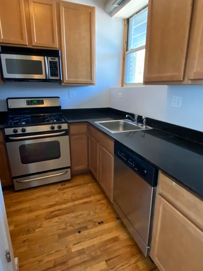 Photo - 1223 W Greenleaf Ave Unidad #3N Rental