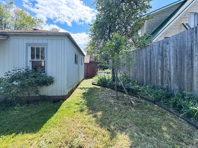 Photo - 310 1/2 East 31st Avenue