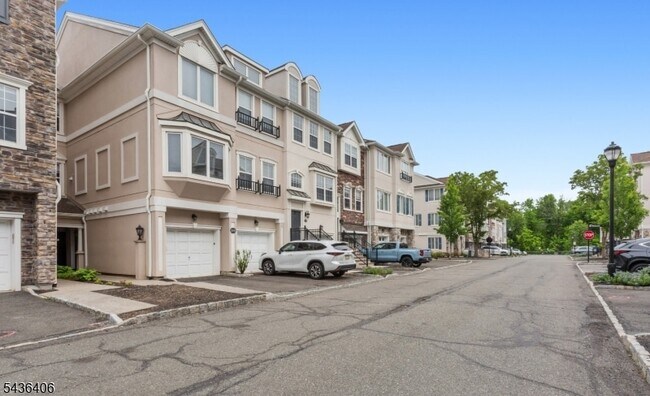 Photo - 28 Devonshire Dr