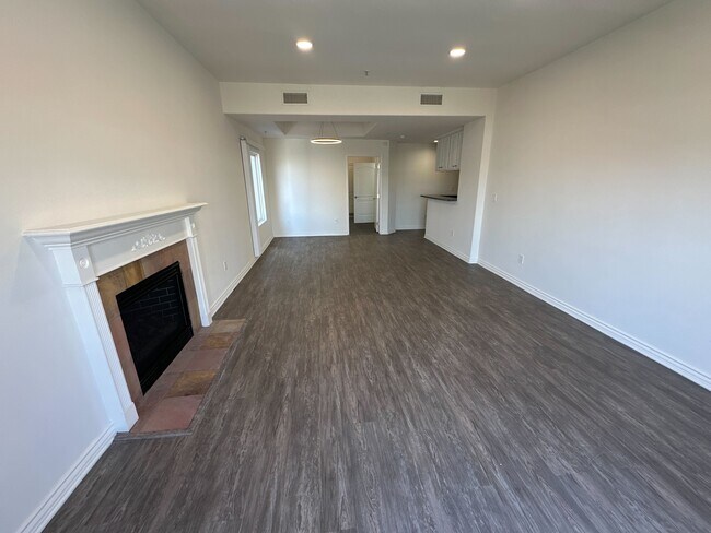 Photo - 1771 Beloit Ave