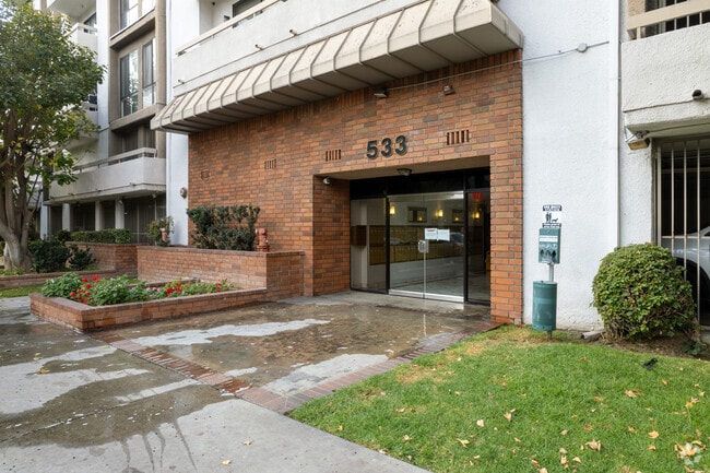 533 S St Andrews, Pl - St. Andrews Courtyard Condominiums