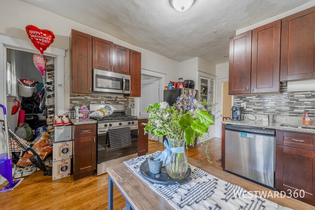 Photo - 2550 N Southport Ave Unidad 1R