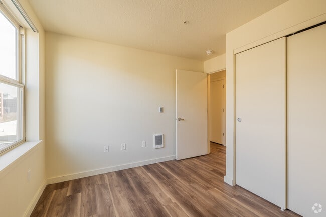 2BR, 1BA - 807SF - Second Bedroom