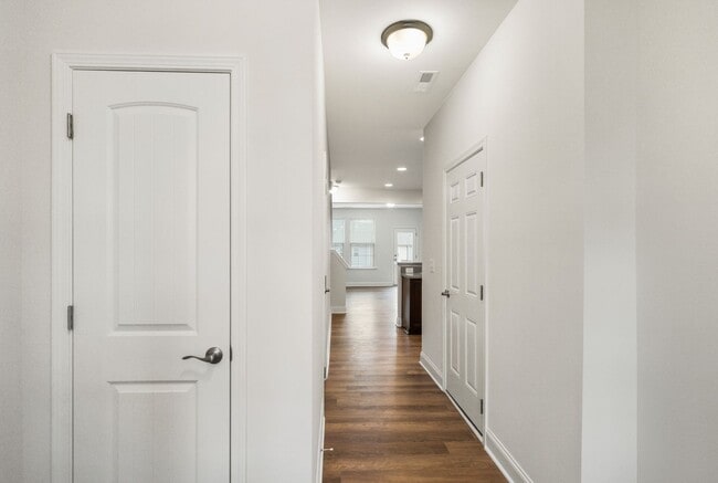 Photo - Beautiful 3 bedroom, 2.5 bath townhome in Shephard's Square!
