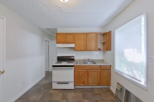 Photo - 671-673-673 S Wheatland Ave Unit 671 S Wheatland