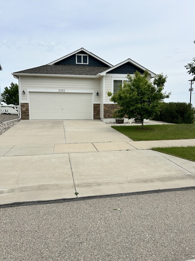 Photo - 2202 Thoreau Dr House