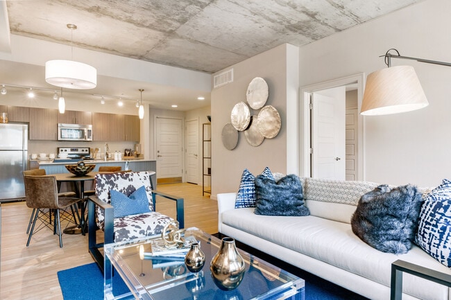 Building Photo - Cadence Union Station