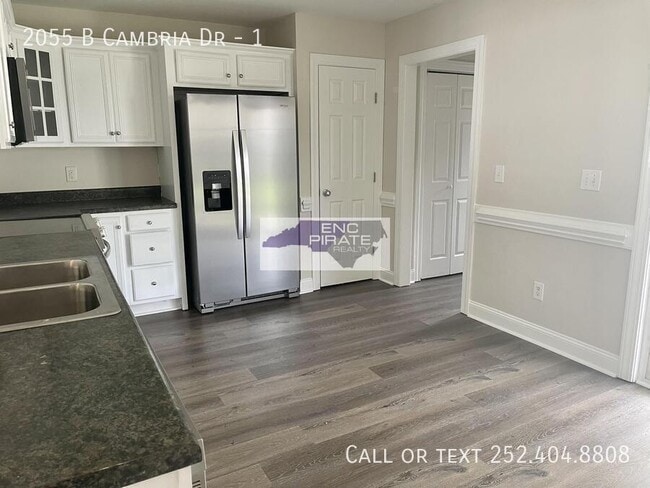 Photo - 2055B Cambria Dr