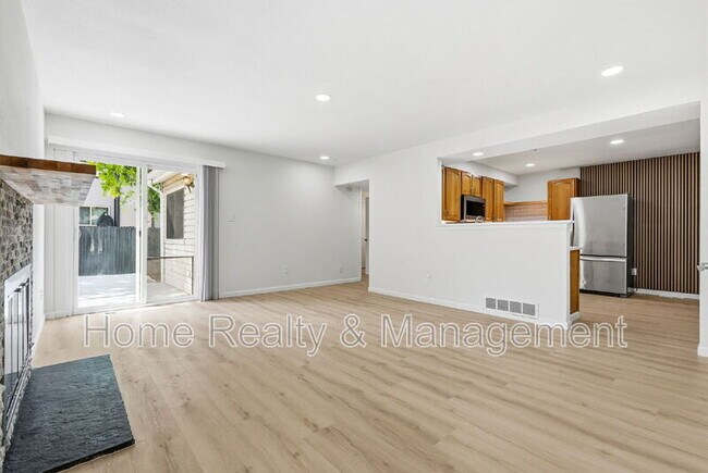 Photo - 11731 Sherman St